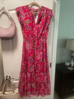 [Steve Madden]Bright Pink Floral Midi Dress with Ruffle Sleeves